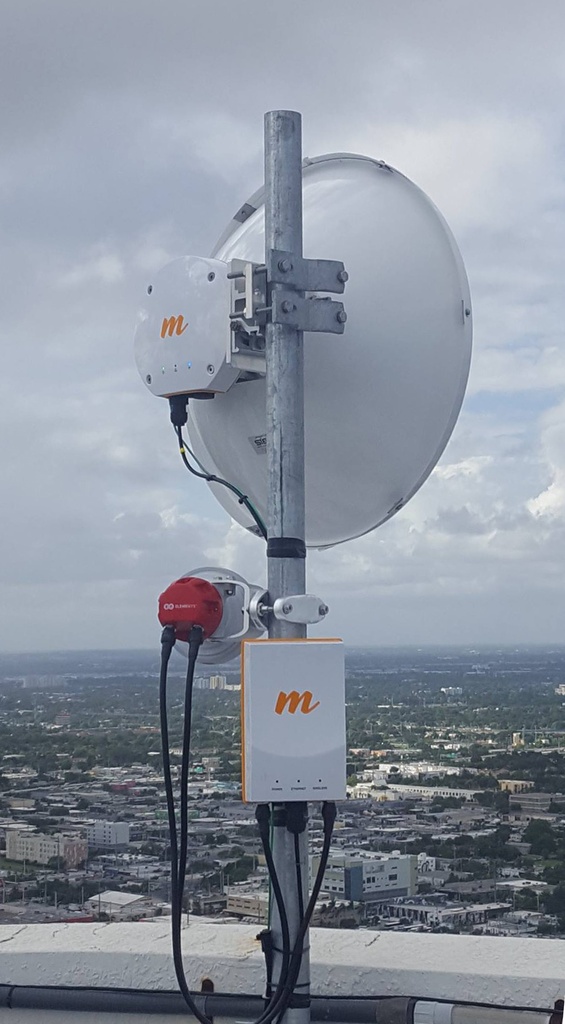 Mimosa B5C backhaul radio